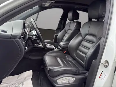Porsche Macan Turbo Performance PDK — SUV haute performance, 440 ch, entretien impeccable — Miniature 9