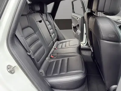 Porsche Macan Turbo Performance PDK — SUV haute performance, 440 ch, entretien impeccable — Miniature 18
