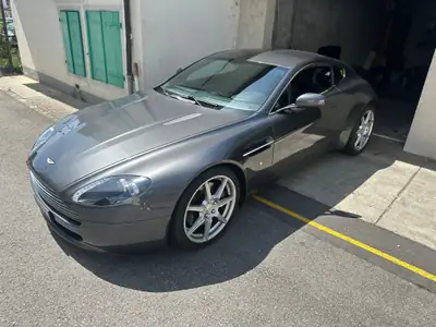 Aston Martin V8 Vantage 4.3 — Coupé sportif britannique authentique, 122'000 km — dettaglio