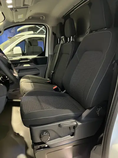Ford Transit Custom Van 280 L1H1 — Utilitaire neuf, diesel performant, équipement complet — Detail