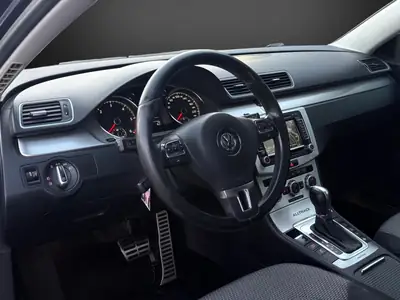 VW Passat Alltrack 2.0 TDI — Berline Polyvalente 4Motion, 170 ch sans sinistre — Miniature 8