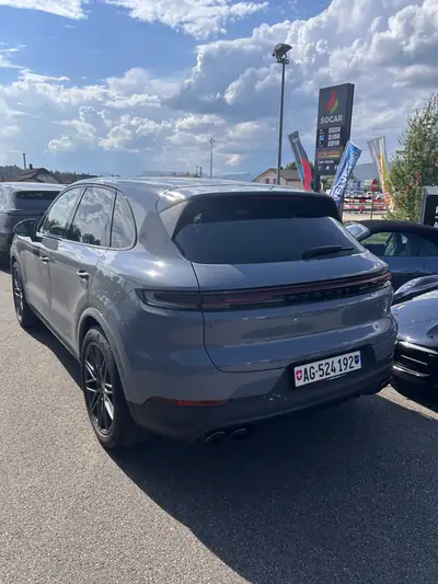 Porsche Cayenne 3.0 V6 — SUV sportif 353 ch, seulement 57'000 km — côté