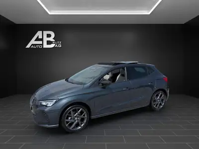 SEAT Ibiza 1.5 EcoTSI FR DSG — Citadine dynamique avec toit panoramique et technologie moderne — côté