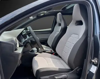 SEAT Ibiza 1.5 EcoTSI FR DSG — Citadine dynamique avec toit panoramique et technologie moderne — Miniature 7