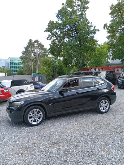 BMW X1 xDrive 23d — SUV compact diesel robuste, 194 000 km, transmission automatique — vista posteriore