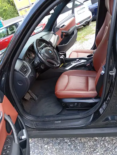 BMW X1 xDrive 23d — SUV compact diesel robuste, 194 000 km, transmission automatique — Miniatura 7