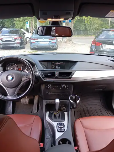 BMW X1 xDrive 23d — SUV compact diesel robuste, 194 000 km, transmission automatique — Miniatura 9
