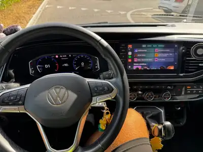 VW T6.1 Multivan Highline Liberty — 7 places, 49 500 km, finition premium noire — Miniatur 8