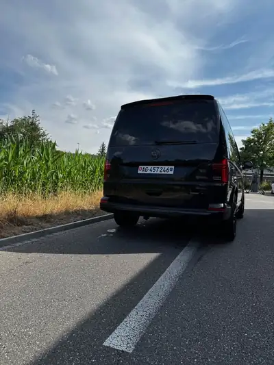 VW T6.1 Multivan Highline Liberty — 7 places, 49 500 km, finition premium noire — Miniatur 7