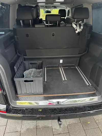 VW T6.1 Multivan Highline Liberty — 7 places, 49 500 km, finition premium noire — Miniatur 14