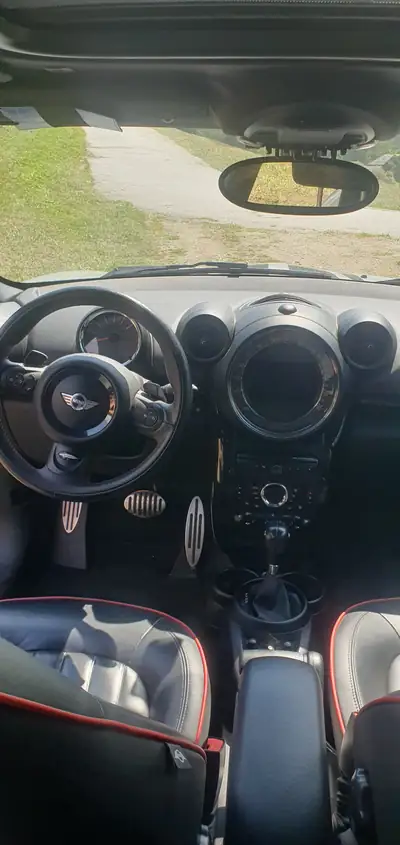 MINI Countryman 1.6i John Cooper Works ALL4 — SUV compact sportif, transmission automatique — Armaturenbrett