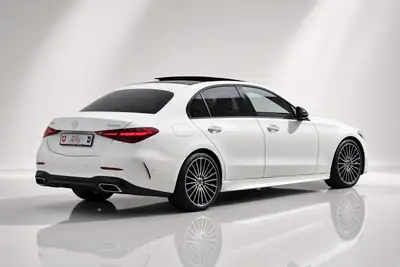 Mercedes-Benz C 300 4Matic AMG Line — Berline premium avec motorisation hybride légère et entretien inclus — tableau de bord