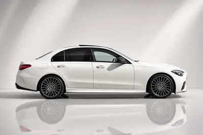 Mercedes-Benz C 300 4Matic AMG Line — Berline premium avec motorisation hybride légère et entretien inclus — détail