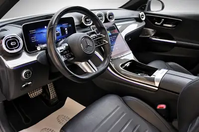 Mercedes-Benz C 300 4Matic AMG Line — Berline premium avec motorisation hybride légère et entretien inclus — Miniature 9