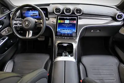 Mercedes-Benz C 300 4Matic AMG Line — Berline premium avec motorisation hybride légère et entretien inclus — Miniature 11