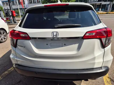 Honda HR-V 1.5i-VTEC Elegance — SUV urbain économique, 72'000 km seulement — arrière