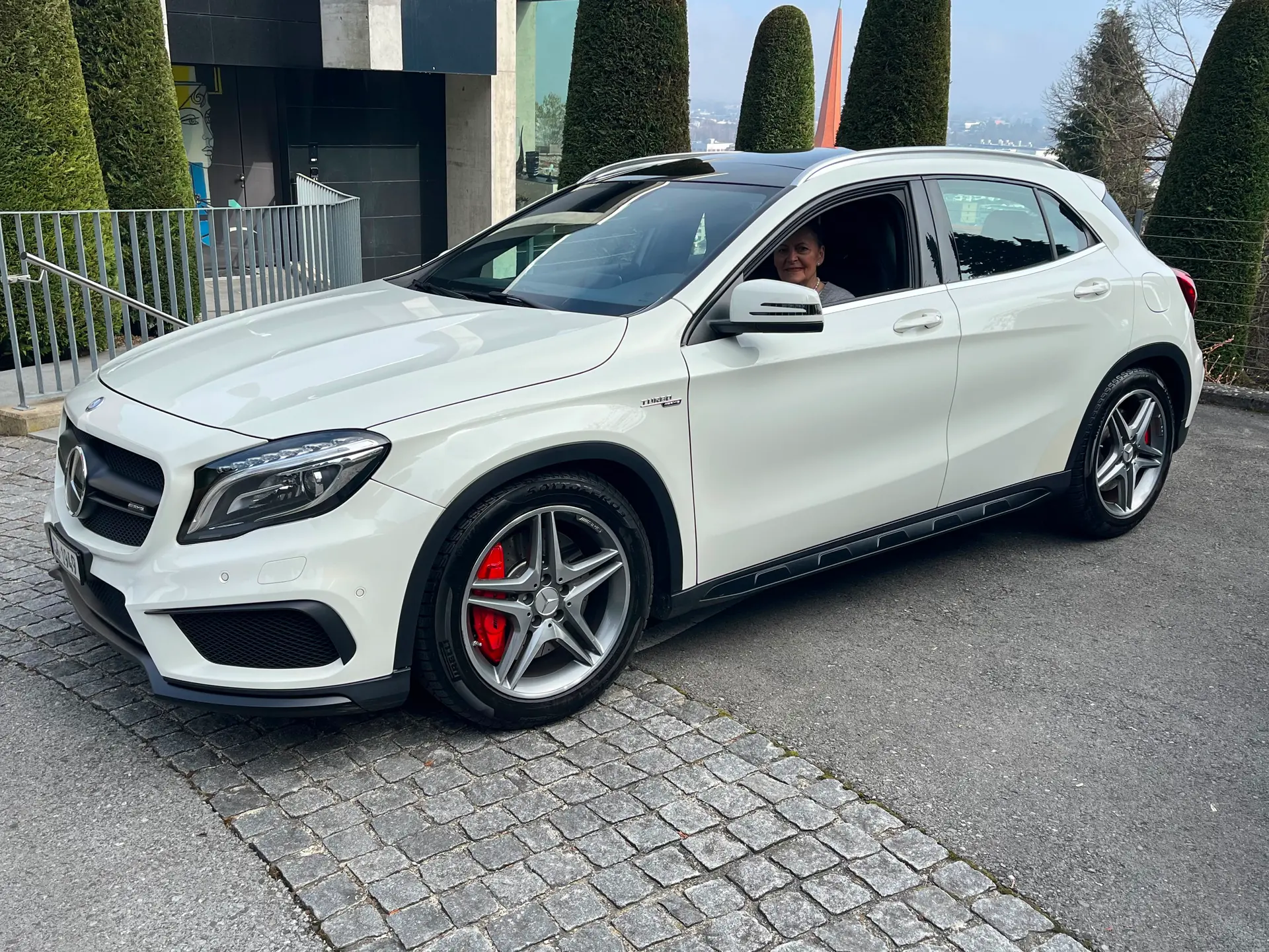 Mercedes-Benz GLA 45 AMG 4MATIC — SUV compact haute performance, 360 ch et traction intégrale
