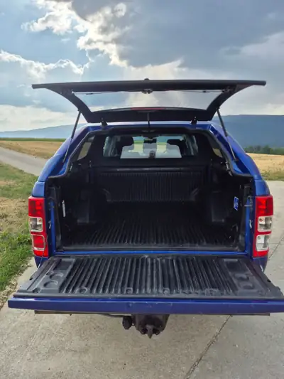 Ford Ranger 2.2 TDCi 4x4 XLT — Pick-up robuste, motorisation fiable et consommation maîtrisée — vista posteriore