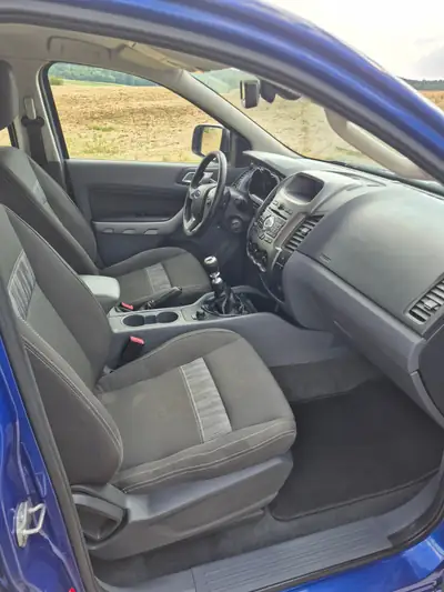 Ford Ranger 2.2 TDCi 4x4 XLT — Pick-up robuste, motorisation fiable et consommation maîtrisée — cruscotto