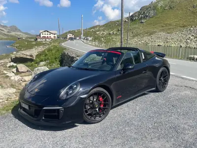 Porsche 911 Targa 4 GTS — Chef-d'œuvre décapotable avec 450 ch et toit rétractable — exterior view
