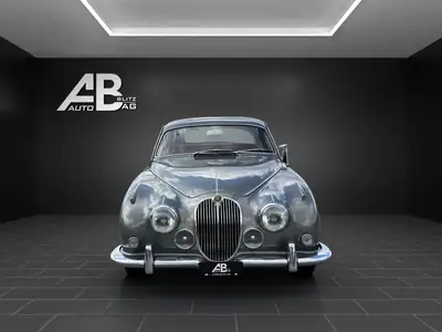 Jaguar MK2 240 Overdrive 1968 — Chef-d'œuvre britannique, 29'000 km d'origine — vue extérieure