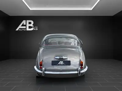 Jaguar MK2 240 Overdrive 1968 — Chef-d'œuvre britannique, 29'000 km d'origine — intérieur