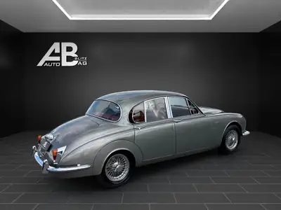 Jaguar MK2 240 Overdrive 1968 — Chef-d'œuvre britannique, 29'000 km d'origine — tableau de bord
