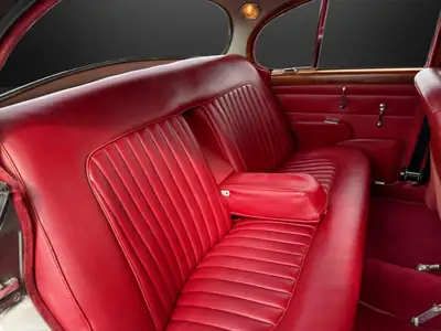 Jaguar MK2 240 Overdrive 1968 — Chef-d'œuvre britannique, 29'000 km d'origine — Miniature 12