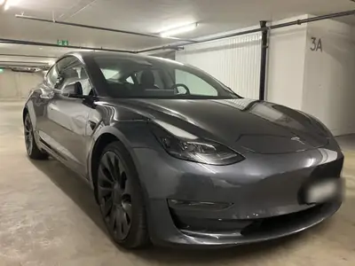 Tesla Model 3 Performance Dual Motor AWD — Électrique haute performance, batterie 92%, garantie jusqu'en 2029 — vue extérieure