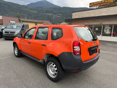 Dacia Duster 1.6 4×4 — SUV compact robuste, 4 roues motrices, sans accident — Miniature 9