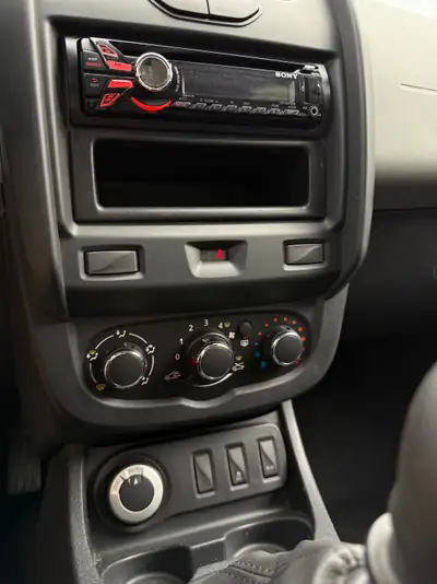 Dacia Duster 1.6 4×4 — SUV compact robuste, 4 roues motrices, sans accident — Miniature 12