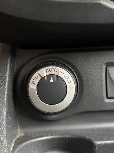 Dacia Duster 1.6 4×4 — SUV compact robuste, 4 roues motrices, sans accident — Miniature 13