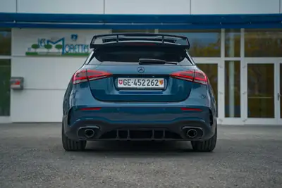 Mercedes-Benz A 35 AMG 4matic — Berline sportive haute performance, 80'000 km — interni