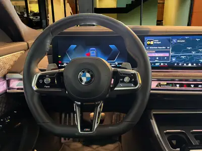 BMW 740d xDrive 2025 — Berline de prestige hybride diesel, 22'000 km, Service inclus — Miniature 12
