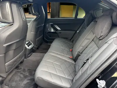 BMW 740d xDrive 2025 — Berline de prestige hybride diesel, 22'000 km, Service inclus — Miniature 10