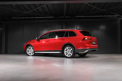 VW Golf Alltrack 2.0 TDI 200 ch — Break robuste, 4Motion intégrale, 65'000 km — côté