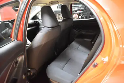 Toyota Yaris 1.5 Comfort e-CVT — Citadine hybride économe, 94'000 km seulement — Miniature 7