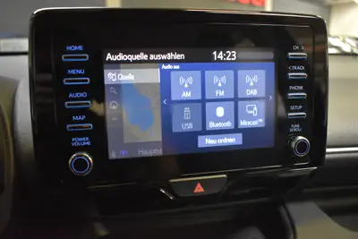 Toyota Yaris 1.5 Comfort e-CVT — Citadine hybride économe, 94'000 km seulement — Miniature 14