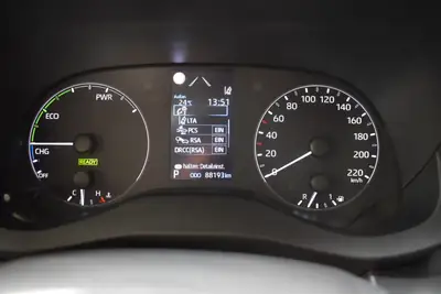Toyota Yaris 1.5 Comfort e-CVT — Citadine hybride économe, 94'000 km seulement — Miniature 21