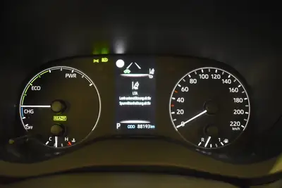 Toyota Yaris 1.5 Comfort e-CVT — Citadine hybride économe, 94'000 km seulement — Miniature 19