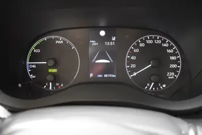 Toyota Yaris 1.5 Comfort e-CVT — Citadine hybride économe, 94'000 km seulement — Miniature 20
