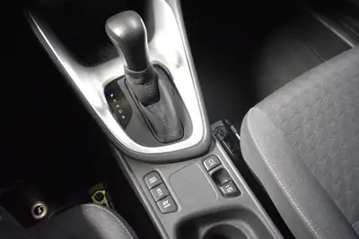Toyota Yaris 1.5 Comfort e-CVT — Citadine hybride économe, 94'000 km seulement — Miniature 24
