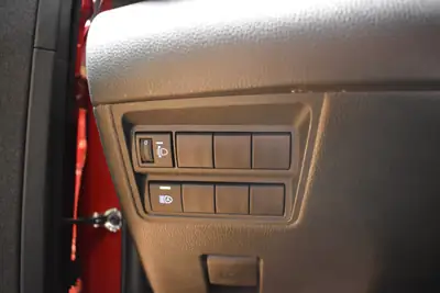 Toyota Yaris 1.5 Comfort e-CVT — Citadine hybride économe, 94'000 km seulement — Miniature 26