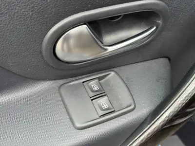 Dacia Logan MCV 1.0 Comfort — Monospace économique, 80 800 km, sans sinistre — Miniature 11