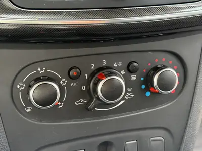 Dacia Logan MCV 1.0 Comfort — Monospace économique, 80 800 km, sans sinistre — Miniature 13