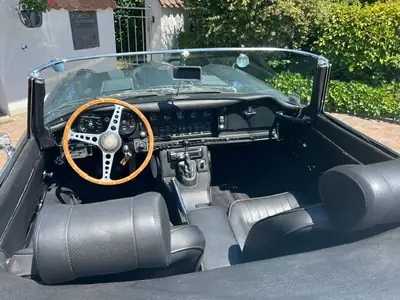 Jaguar E-Type S II 1969 — Cabriolet légendaire, 54 500 km, sans sinistre — intérieur