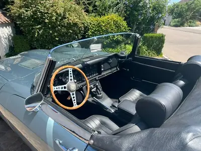 Jaguar E-Type S II 1969 — Cabriolet légendaire, 54 500 km, sans sinistre — tableau de bord