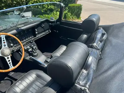 Jaguar E-Type S II 1969 — Cabriolet légendaire, 54 500 km, sans sinistre — Miniature 11