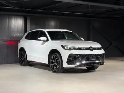 VW Tiguan 2.0 TDI R-Line — SUV premium cuir intégral, technologie IQ Drive — tableau de bord