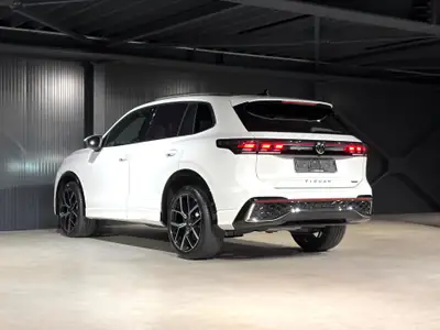 VW Tiguan 2.0 TDI R-Line — SUV premium cuir intégral, technologie IQ Drive — Miniature 8
